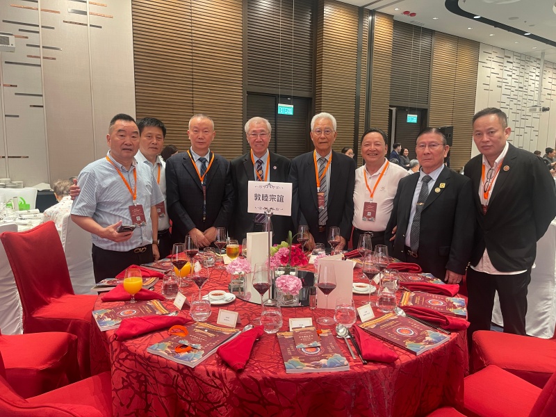 千里赴香江，同谱李氏华章